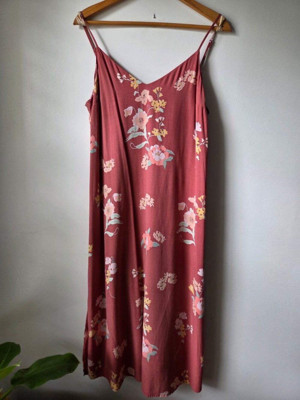 EUC GAP FLORAL MIDI V NECK TANK DRESS SIZE M